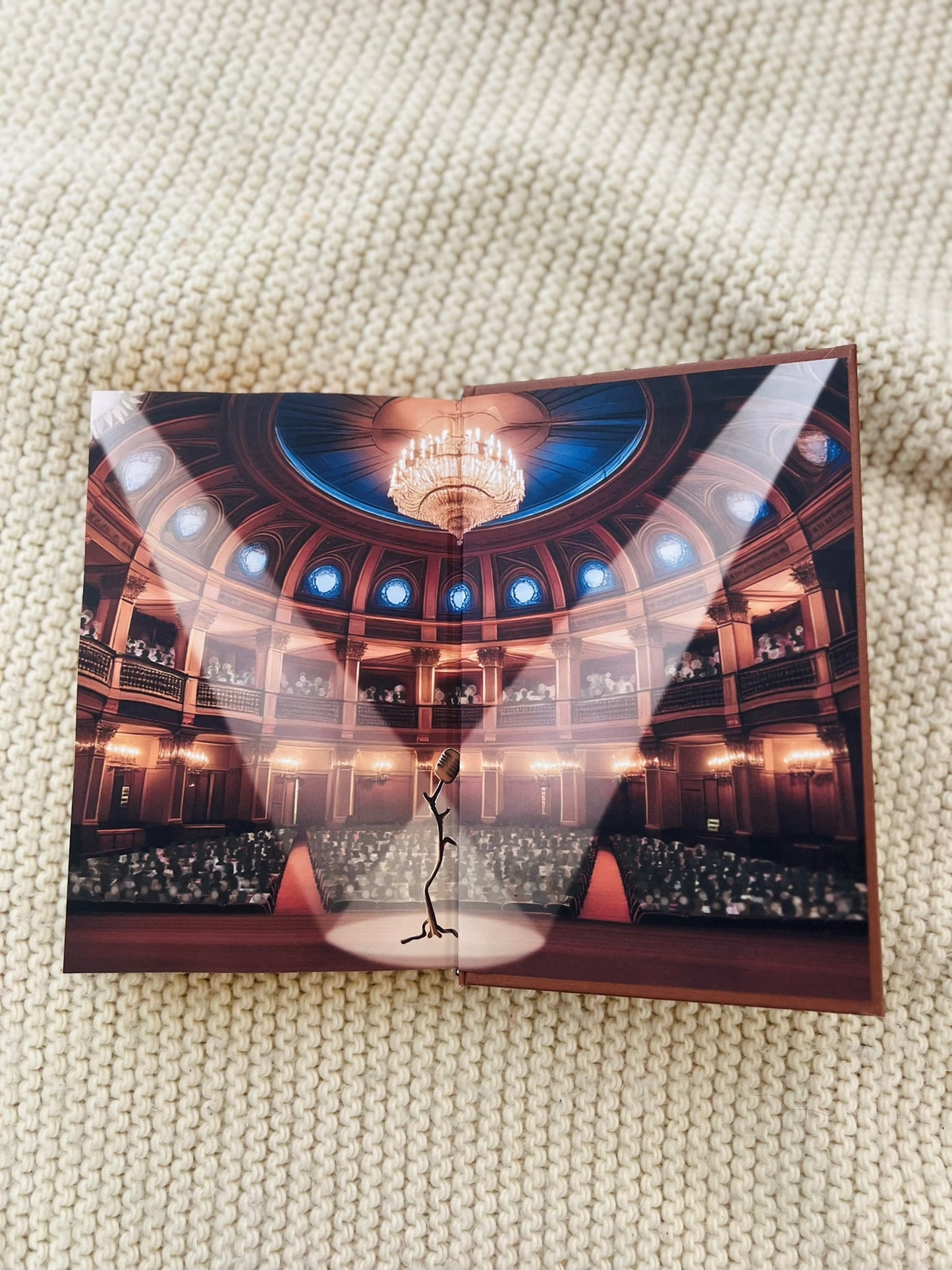 "Synphony - Orchester im Kopf" Signiertes Hardcover mit Farbschnitt, Lesezeichen und Charakterkarte