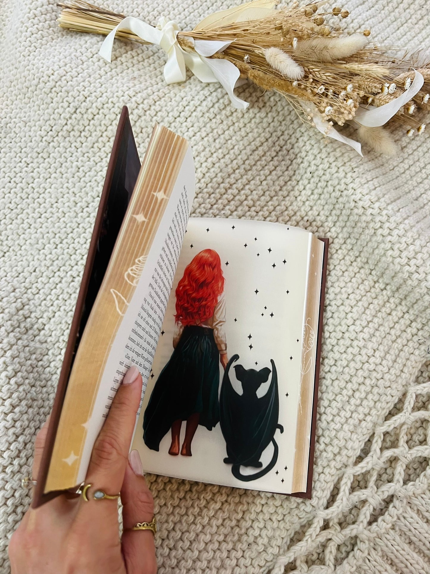 "Synphony - Orchester im Kopf" Signiertes Hardcover mit Farbschnitt, Lesezeichen und Charakterkarte